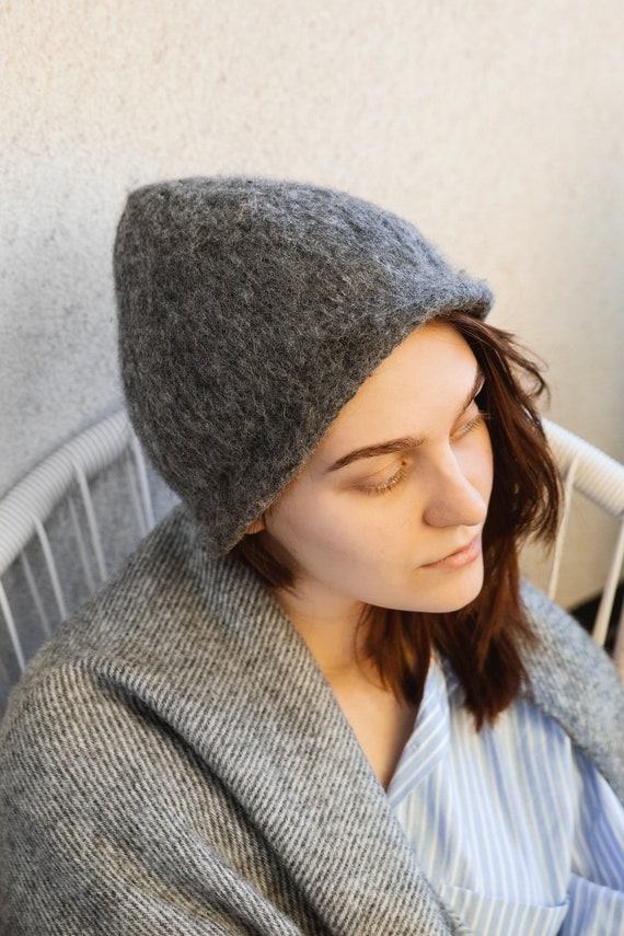 100% Natural Felt Wool Cloche Hat, Minimalist Travel  display picture 3