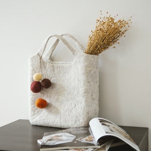 Natural felt womens handbag / felt shopping grocery bag