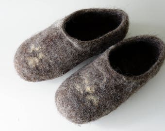 Felt felted wool slippers / clogs /  house shoes / mules/ woman's/men's unisex minimalist brown / handmade - scandi hygge living