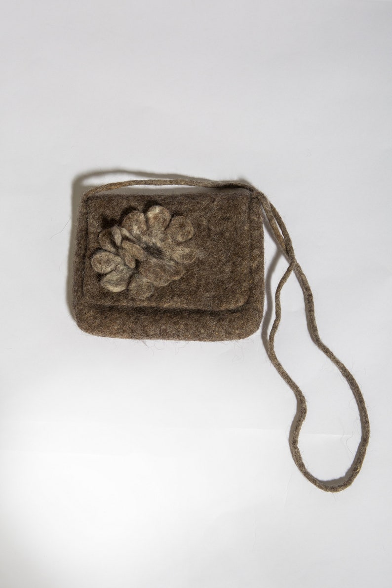 Natural felt womens handbag / felt cross body bag for phone and purse image 7