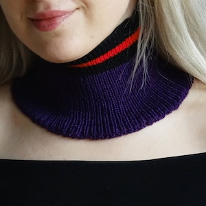 MUST HAVE: Knitted warm wool choker / neckwarmer / mockneck / mock neck / turtleneck purple with black and red stripes