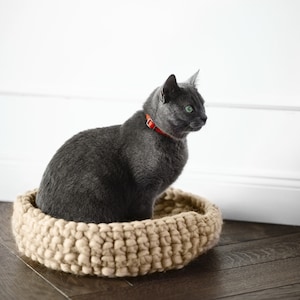 Felt braided cat dog bed / felted wool pet bed / pet cave - gift for pet