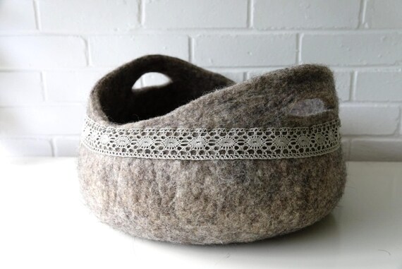Round Felt Basket, Felted Wool Cat Basket, Soft Cat Nest, Nursery Toy Basket, Kids Room Storage, Eco Friendly Basket