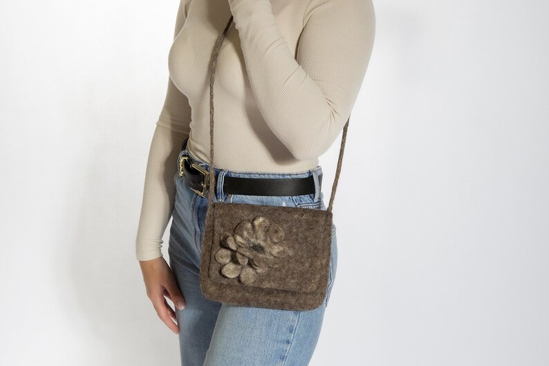 Natural felt womens handbag / felt cross body bag for phone and purse image 4