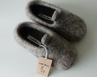 Felt felted wool slippers / clogs / house shoes / mules/ woman's/men's unisex minimalist / thick warm handmade organic wool - scandi / hygge