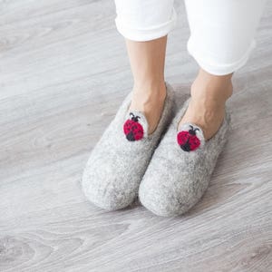 Felted wool slippers with ladybird design / felt slippers / boiled wool slippers for women / scandinavian hygge style