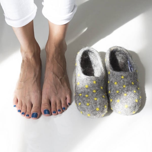 Felted wool slippers for women with embroidered polka dot design / wool slippers / boiled wool clogs / felt house shoes - eco wool