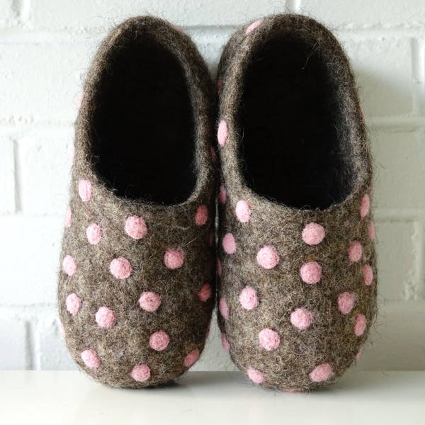 Felt felted wool slippers / clogs / house shoes / mules/ woman's unisex minimalist dots / handmade - MOST POPULAR DESIGN