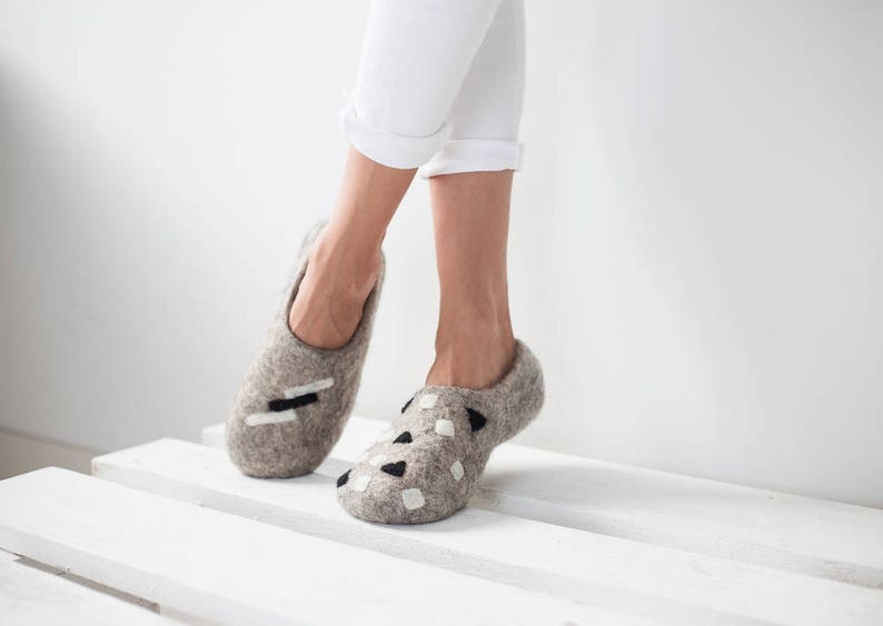 Felt felted wool slippers for women / wool clogs / boiled wool house shoes / felt mules for women / eco wool / handmade image 3