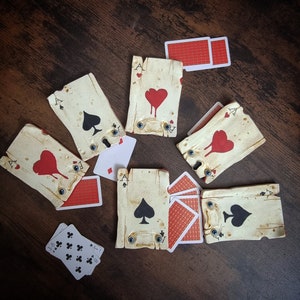 CARTE DA POKER - artdoll fatta a mano, mazzo di carte, regalo fortunato, bambola di Halloween, fantasia, divertente, spaventoso, spettrale, collezionista di Alice nel Paese delle Meraviglie