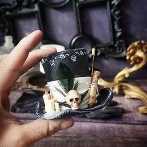 HALLOWEEN HUT - New York, Home Dekor Magie Fantasie Kunstpuppe, Kerzenhalter, Papa Legba, Halloween Horror, Spooky, Witchy Ästhetisches Geschenk