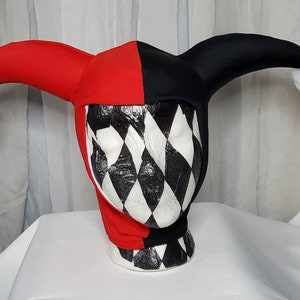 Jester cowl