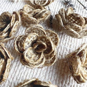 Tête de roses en toile de jute, 3/4/5 cm, décoration de table de mariage rustique, embellissement de fleurs en jute 3D pour la fabrication de cartes, applique en tissu floral bohème de jute