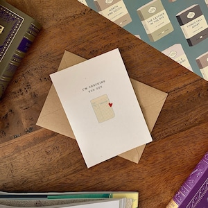 Karta biblioteczna „Sprawdzam Cię” Walentynkowa karta | Karta rocznicowa | Prezent dla chłopaka, dziewczyny, męża, żony | Karta okolicznościowa Bookish