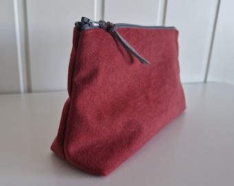 Red makeup bag 18 x 11 x 6 cm/ 7 x 4 inch, soft red micro suede cosmetic bag