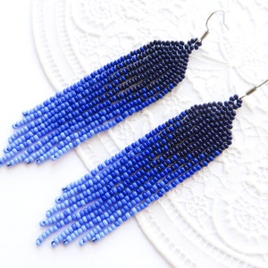 Beaded tassel earrings Navy Blue Fringe Ombre earrings Long earrings Seed bead earrings Gradient Blue beaded earrings Modern Dangle earrings