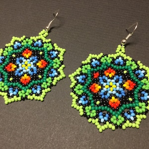 Native Mexican earrings Multicolored flower earrings Huichol earrings Seed bead earrings Beaded flowers Colorful earrings Mexico earrings