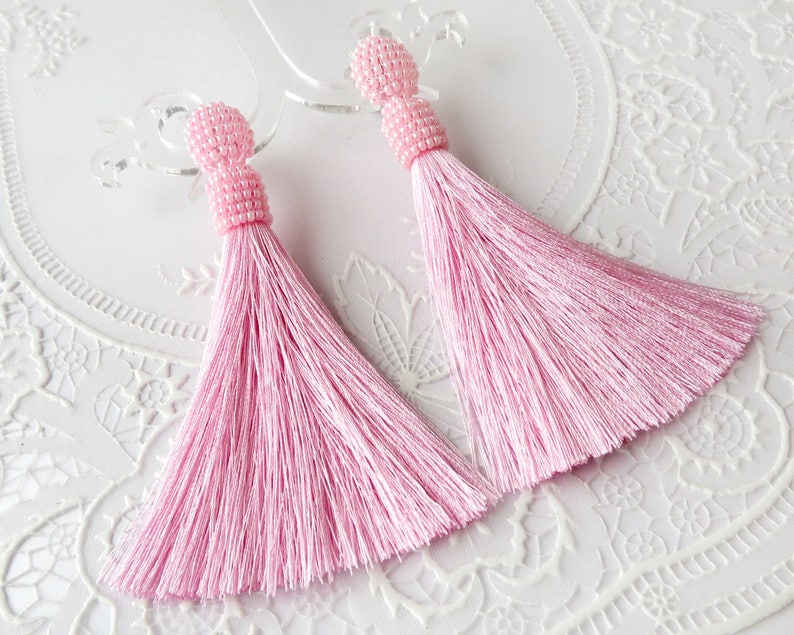 Pink silk tassel Beaded tassel earrings Pink stud tassel earrings Oscar de la renta earrings Pink clip on tassel earrings Seed bead earring
