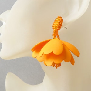 Flower beaded earrings Oscar de la Renta Floral petals seed bead Orange long earrings Impatiens Holiday Earrings Statement dangling earrings