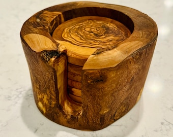 Set van 6 rustieke olijfhouten onderzetters met houder | Unieke geschenken| Housewarmingcadeaus| Rustieke houten onderzetters| Handgemaakte onderzetters| Boerderij