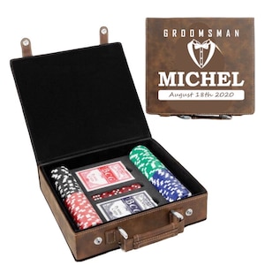 Kundenspezifisches Groomsmen-Poker-Set | Geschenke für Trauzeugen| Benutzerdefinierte Namen, Daten, Orte und mehr | 100 Chips| Poker Chips, 2 Kartendecks, Würfel |