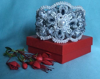 Dainty lace bracelet, Wedding bracelet for women Bridal bracelet with pearl, Wide cuff bangle