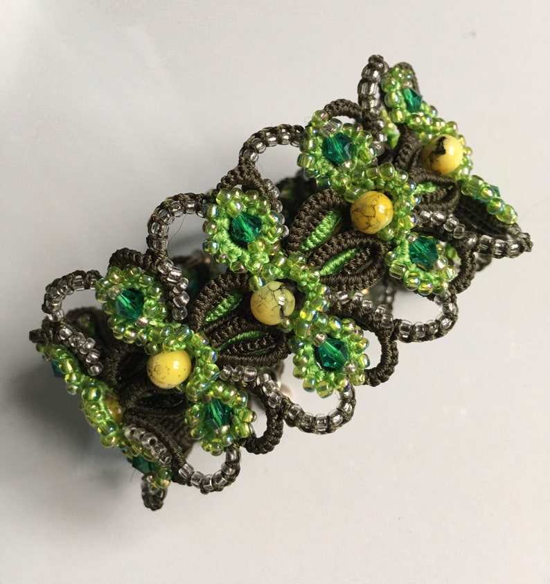 Tatting Tutorial Bracelet Frevolite Tatted Lace jewelry Chiacchierino Shuttle Tutorial Pattern Ankars
