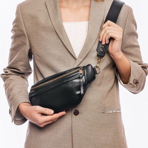 Op maat gemaakte leren heuptas voor dames schoudertas crossbody gepersonaliseerde leren heuptas minimalistische leren heuptas kleine crossbodytas