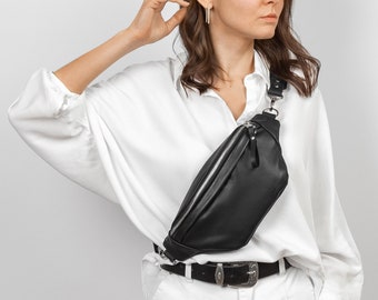 Chest bag for women Black leather crossbody sling bag Retro fanny pack Small soft sling bag for travel Cross body sling bag for women travel