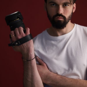 Black leather camera hand strap Camera wrist strap Polaroid camera strap personalized Custom leather camera strap Cute comfy camera strap
