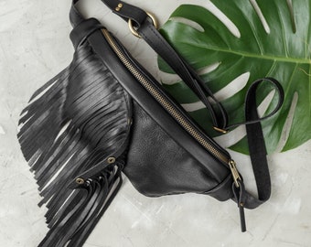 Boho hip bag Fringe waist purse Festival fanny pack Leather belt pouch women Bum bag Fringe fanny pack Festival belt bag women