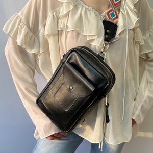 Große Crossbody Sling Bag Cabrio Mini Rucksack Geldbörse Frauen Reisen unisex Rucksack Vegan Leder übergroße Sling Männer verstellbare Träger