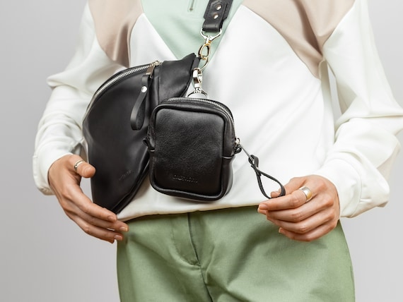 Designer Fanny Pack Bag Stylish Black HandBag Pouch Silver Chain Adjus –  Travell Well