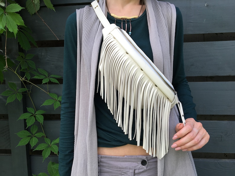 Beige leather fringe fanny pack Leather bum bag Fanny pack festival Small waist bag Burning man hip bag Fringe crossbody bag Bum bag white