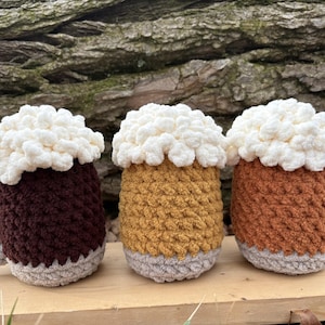 Peluche de jarra de cerveza de ganchillo - Decoración para el Oktoberfest