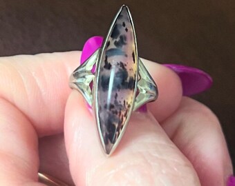 Antique Moss Agate Ring 10K White Gold Elongated Ring Marqise Shaped Gemstome Jewelry Vintage 30s 40s