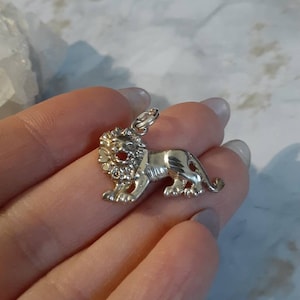 Vintage Sterling Silver Lion Pendant Roaring Mouth Open Diamond Cut 80s 90s Small Charm