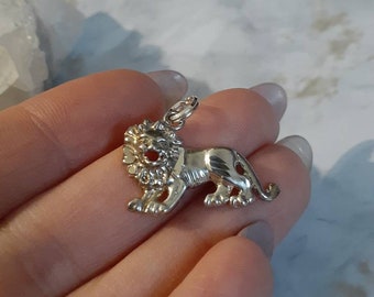 Vintage Sterling Silver Lion Pendant Roaring Mouth Open Diamond Cut 80s 90s Small Charm