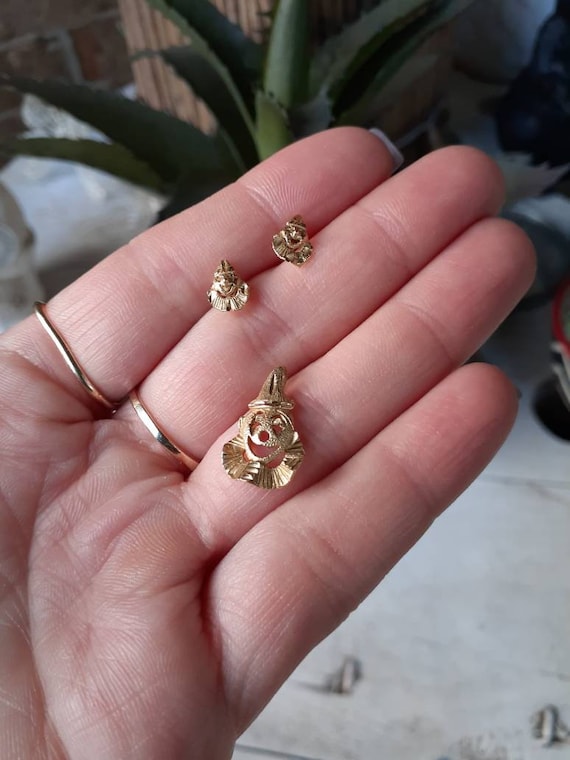 Vintage Yellow Gold Clown Pendant And Earrings Set