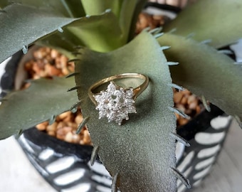 Vintage Yellow Gold Diamond Cluster White Snowflake Ring Icy Perfect For Christmas Gift