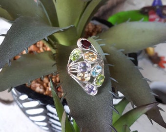 Vintage Multi Stone Sterling Silver Peridot Amethyst Citrine Aquamarine and Ruby Gemstone Cluster Ring Great Gift