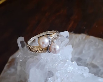 Vintage 10k Yellow Gold Etched Design Double Pearl Ring Estate Edwardian Pink Tan White Cultured Freshwater Tri Color