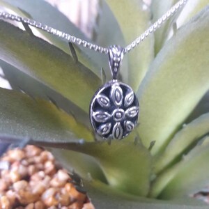 Vintage Sterling Silver Sunflower Flower Minimalist Necklace image 4