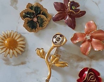 Vintage Joan Rivers Detachable Flower Brooch Set Yellow Gold Colored Sunflower Rose Daisy Interchangeable Changeable Snap Pins 90s Colorful