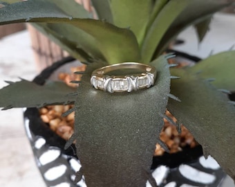 Vintage Yellow and White Gold Ring With Baguette Diamonds