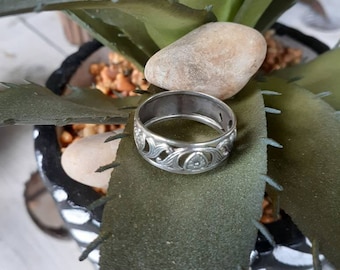 Vintage Sterling Silver and Heart Band Ring Xoxo