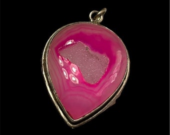 Vintage Sterling Silver And Pink Geode Crystal Pendant  Druzy Quartz White