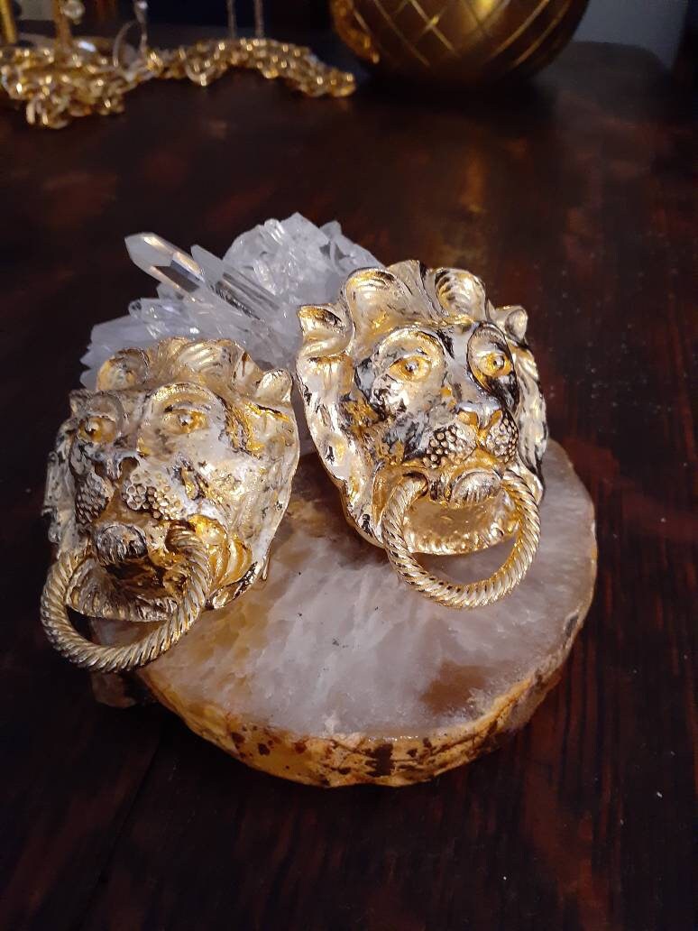 Vintage 1974 Set Of Yellow Gold Lion Head Set Of Belt Buckle  display picture 3