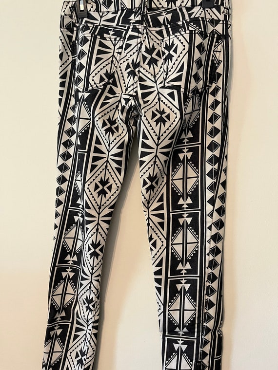 Black And Off White Aztec Print Triangles Jeans P… - image 5
