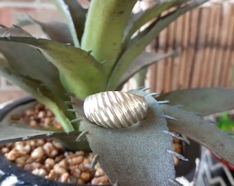 Vintage Sterling Silver Shell Rippled Ring